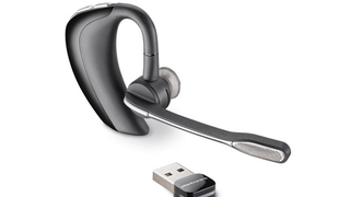 Plantronics Voyager Pro UC Is a Headset That Knows When You're Using It